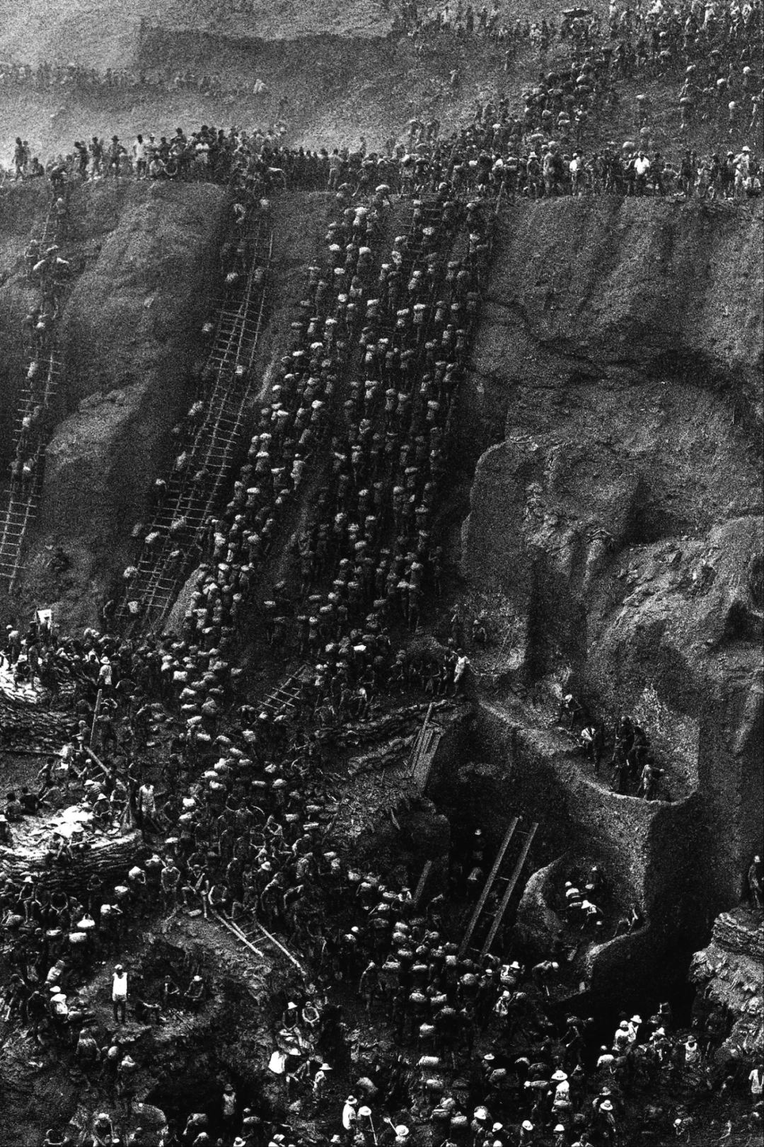 Gold mine, Serra Pelada, Brazil, 1986. Photograph by Sebastião Salgado