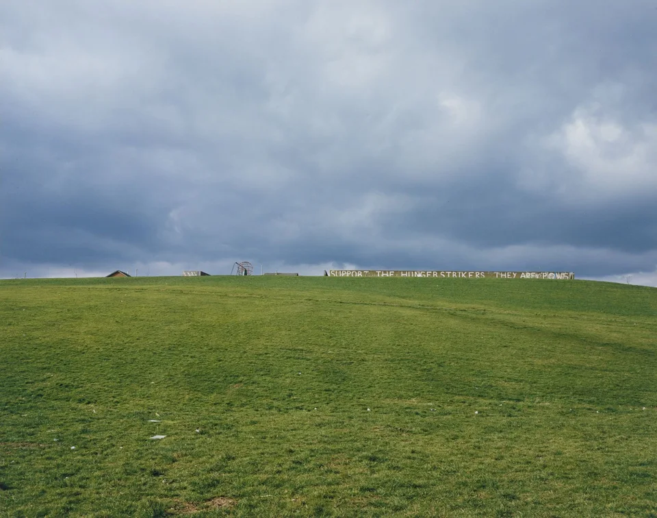 Paul Graham,Hunger Strike, Shantallow Estate, Derry, 1984.