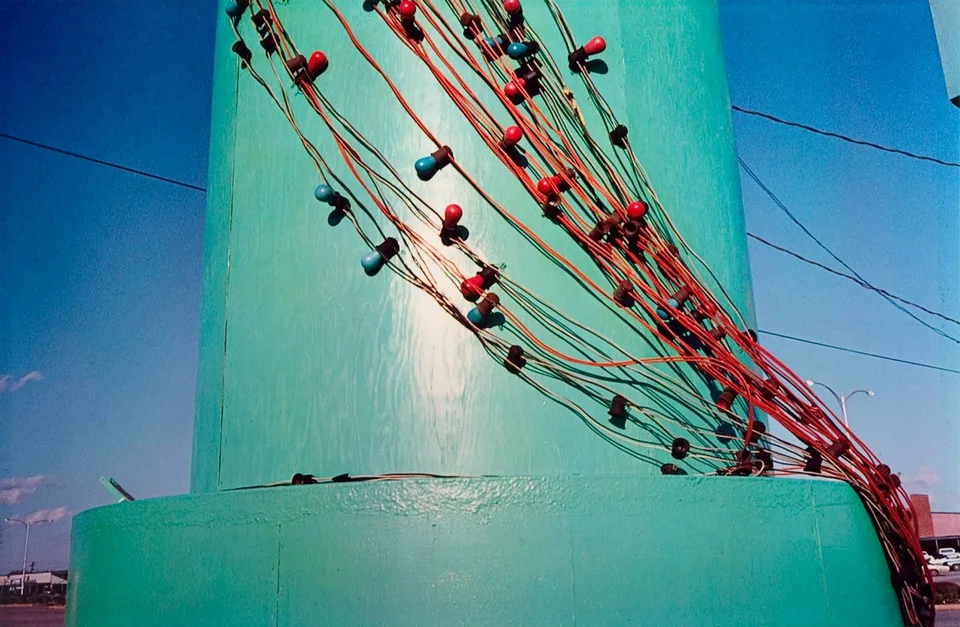 Work by William Eggleston.
