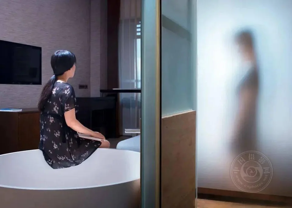 Xueya Wang,I Am Not I.