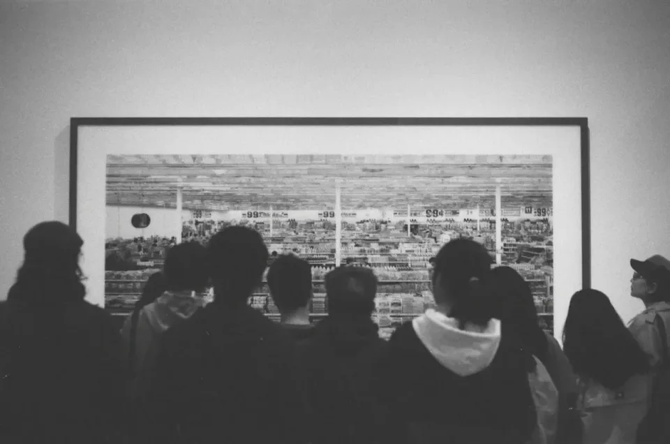 The tour event for "Another Avant-Garde: Photography 1970–2000," West Bund Museum, photo: Mao Xia