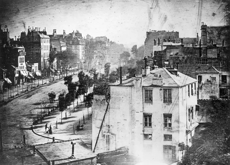 图 14:路易·达盖尔(Louis-Jacques-Mandé Daguerre)《圣殿大道》(Boulevard du Temple by Daguerre,1838)