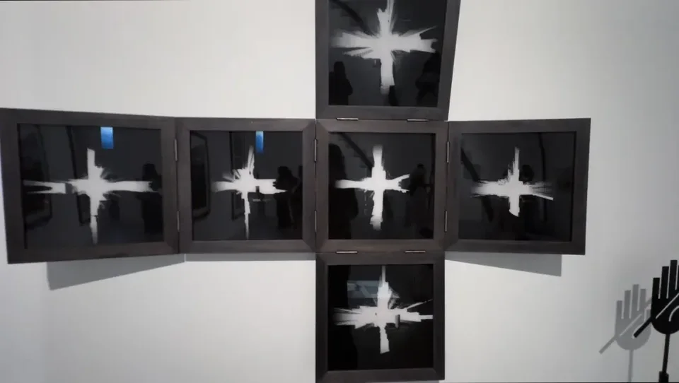 "Another Avant-Garde: Photography 1970 - 2000," a special exhibition of the five-year exhibition collaboration between the West Bund Museum and the Centre Pompidou, West Bund Museum; Leung Chi Wo,Lascar Block, 1996, wood, plexiglass, black-and-white photographs, steel hinges