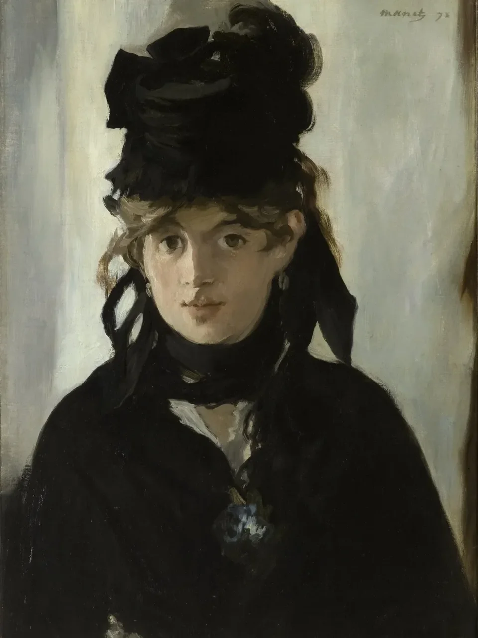Left:Berthe Morisot, photographed by Charles Reutlinger, 1875. Right: Berthe Morisot with a Bouquet of Violets (Berthe Morisot au bouquet de violettes), Édouard Manet, 1872, oil on canvas, 55.5 × 40.5 cm (21.9 × 15.9 in.), Musée d'Orsay, Paris