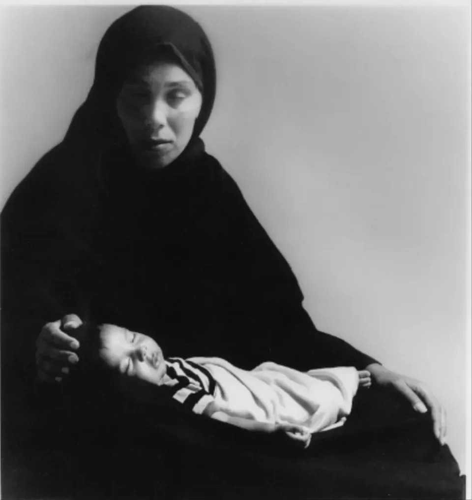 Aisha al-Kurd and her son Yassir, Micha Kirshner. 1988